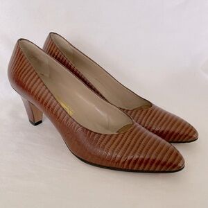 Salvatore Ferragamo WOMEN’S BROWN EMBOSSED LIZARD PUMPS Heels 9 AA VGC Italy